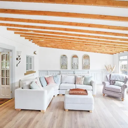 Host & - The Arches 펜션